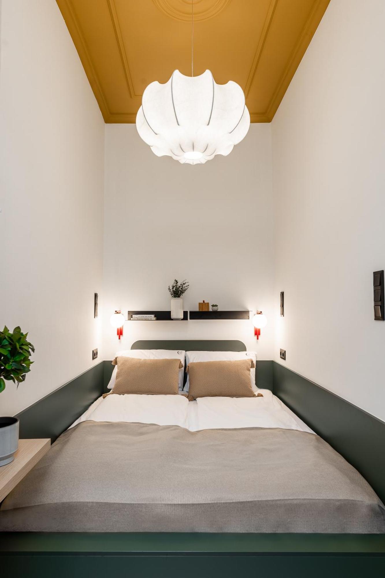 Coente Kiraly 51 * Budapeste